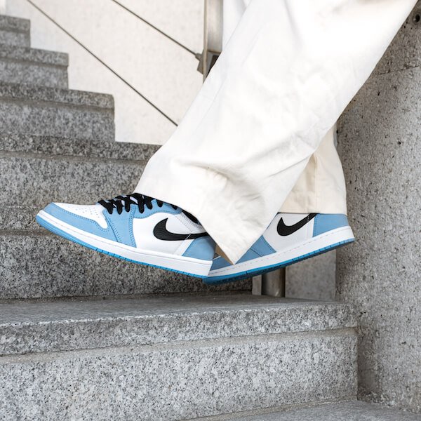 Air Jordan 1 Retro High University Blue